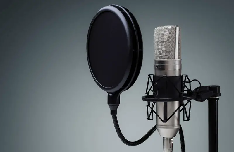 How-To-Choose-The-Best-Suited-Studio-Microphone