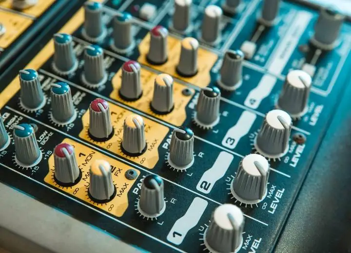 Analog Vs Digital Mixer For Recording - What Is The Difference Between Analog and Digital Mixers